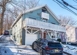 Pre-foreclosure in  MAXIM DR Hopatcong, NJ 07843