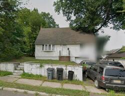 Pre-foreclosure in  ENGLEWOOD AVE Teaneck, NJ 07666