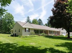 Pre-foreclosure in  MIDDLEBURY RD Middlebury, CT 06762