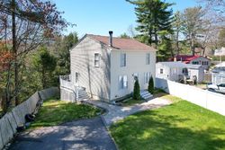 Pre-foreclosure Listing in UPPER SCOTLAND DR RAYMOND, NH 03077