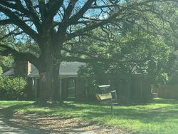 Pre-foreclosure in  SAMAURI CT Saraland, AL 36571