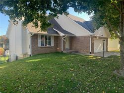 Pre-foreclosure in  IRIS AVE Saint Joseph, MO 64503