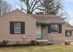 Pre-foreclosure in  JEFFERSON AVE SE Grand Rapids, MI 49548