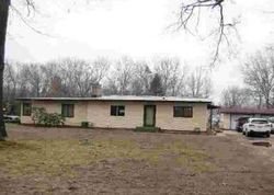 Pre-foreclosure in  OAKTREE LN Allegan, MI 49010