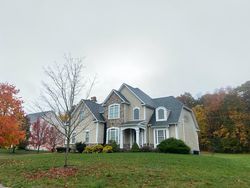 Pre-foreclosure in  KONGSCUT VALLEY TRL Glastonbury, CT 06033