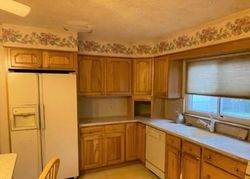 Pre-foreclosure in  HEATHERDOWNS BLVD Toledo, OH 43614