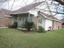 Pre-foreclosure in  RUE CANARD Youngsville, LA 70592