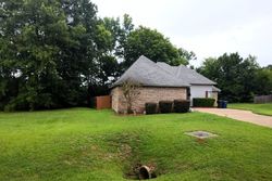 Pre-foreclosure in  LAVITA DR Shreveport, LA 71106