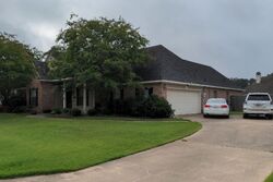 Pre-foreclosure in  HIDDEN OAKS CIR Shreveport, LA 71106