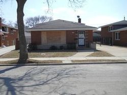 Pre-foreclosure in  W 86TH ST Chicago, IL 60652