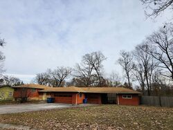 Pre-foreclosure in  MONROE PL Crown Point, IN 46307
