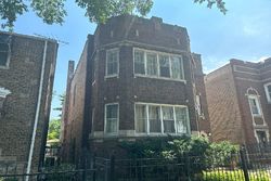 Pre-foreclosure in  S CLYDE AVE Chicago, IL 60617