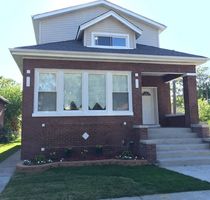 Pre-foreclosure in  S LUELLA AVE Chicago, IL 60617