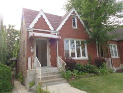 Pre-foreclosure in  S PRAIRIE AVE Chicago, IL 60628