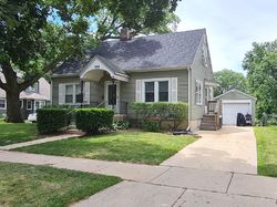 Pre-foreclosure in  SHERWOOD AVE Elgin, IL 60120