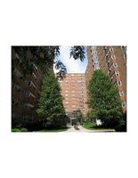 Pre-foreclosure in  N MARINE DR  Chicago, IL 60640