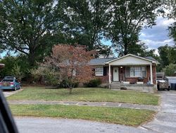 Pre-foreclosure in  NEAGLI CT Louisville, KY 40229