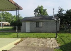 Pre-foreclosure in  OAK LEA DR Louisville, KY 40216