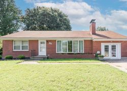 Pre-foreclosure in  SHEILA DR Louisville, KY 40220