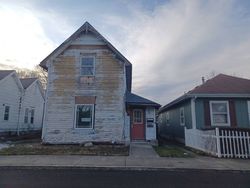 Pre-foreclosure in  NOBLE ST Anderson, IN 46016