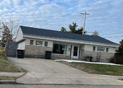 Pre-foreclosure in  LYNN AVE Fort Wayne, IN 46805