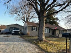  E North St, New Palestine IN