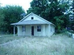 Pre-foreclosure in  KENSINGTON AVE South Bend, IN 46628