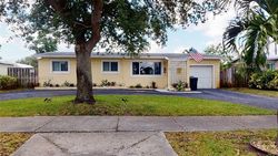 Pre-foreclosure in  SW 19TH ST Fort Lauderdale, FL 33312