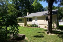 Pre-foreclosure in  HIGHVIEW RD Ridgefield, CT 06877