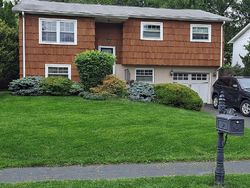 Pre-foreclosure in  SOUTHWIND DR Norwalk, CT 06854