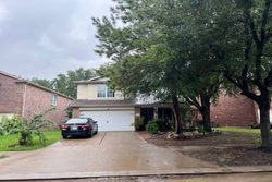 Pre-foreclosure in  S SUMMIT CANYON DR Houston, TX 77095