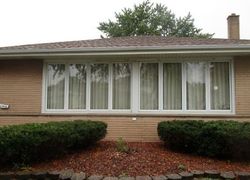 Pre-foreclosure in  LAVERGNE AVE Oak Lawn, IL 60453