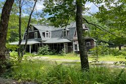 Pre-foreclosure Listing in MOUNTAIN VIEW RD FRANCONIA, NH 03580