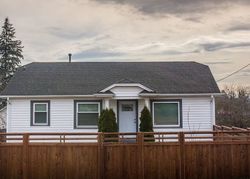 Pre-foreclosure in  HIGHLAND DR Everett, WA 98203