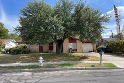 Pre-foreclosure in  HOLLYSPRING DR San Antonio, TX 78220