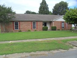 Pre-foreclosure in  SAINT VINCENT DR New Madrid, MO 63869