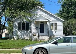 Pre-foreclosure in  9TH AVE SW Austin, MN 55912