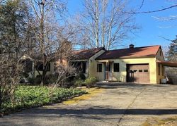 Pre-foreclosure in  EDGEWOOD DR Newton, NJ 07860