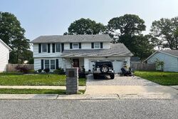 Pre-foreclosure in  HOLLYBROOK DR Tuckerton, NJ 08087