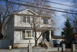 Pre-foreclosure Listing in LEONARDVILLE RD LEONARDO, NJ 07737