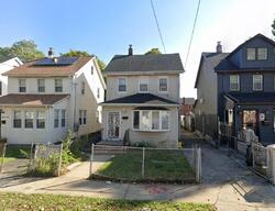 Pre-foreclosure in  114TH RD Saint Albans, NY 11412