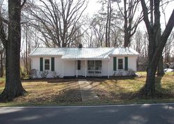 Pre-foreclosure in  RIVER RD Hickory, NC 28602