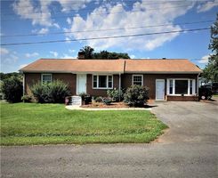 Pre-foreclosure Listing in COOK ST RURAL HALL, NC 27045