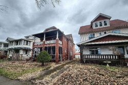 Pre-foreclosure in  INDIANA AVE Cleveland, OH 44105