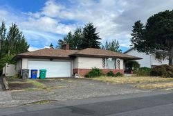 Pre-foreclosure in  NE 49TH AVE Portland, OR 97218