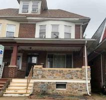 Pre-foreclosure in  FERRY ST Easton, PA 18042