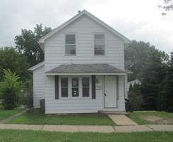 Pre-foreclosure in  N 2ND ST Clinton, IA 52732
