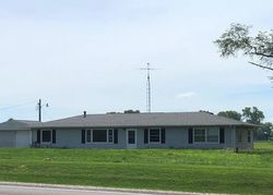 Pre-foreclosure in  STATE HIGHWAY 16 Shelbyville, IL 62565