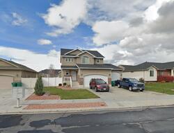 Pre-foreclosure in  WEAVER LN Layton, UT 84041