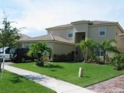 Pre-foreclosure in  SE 17TH CT Homestead, FL 33035